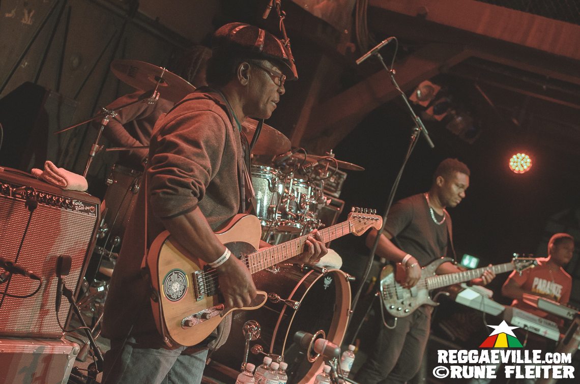 Junior Kelly, Droop Lion & Charly B