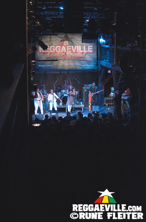 Junior Kelly, Droop Lion & Charly B