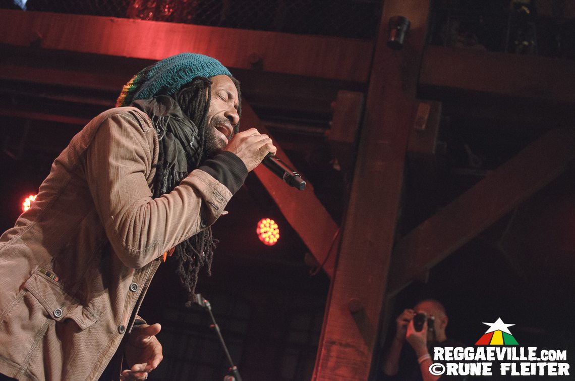 Junior Kelly, Droop Lion & Charly B