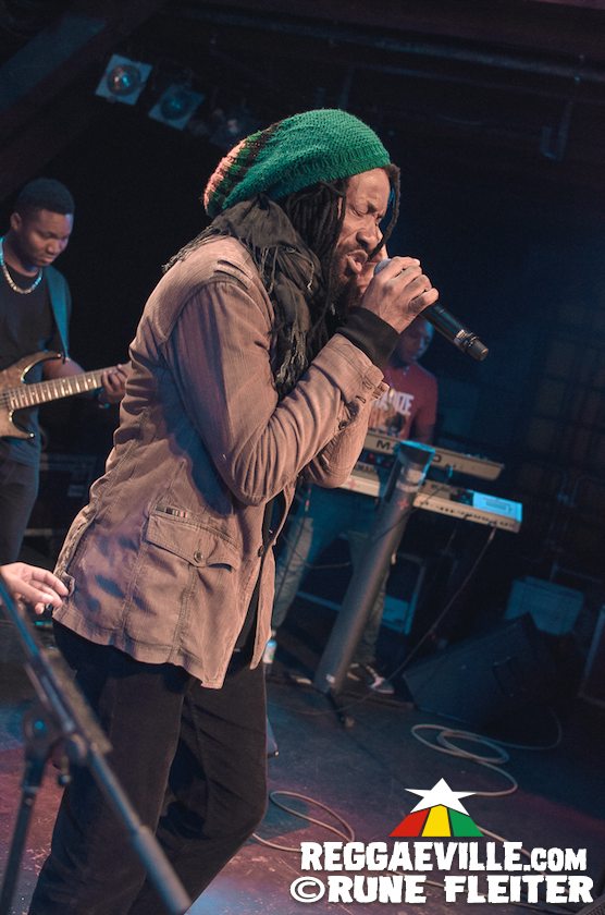 Junior Kelly, Droop Lion & Charly B