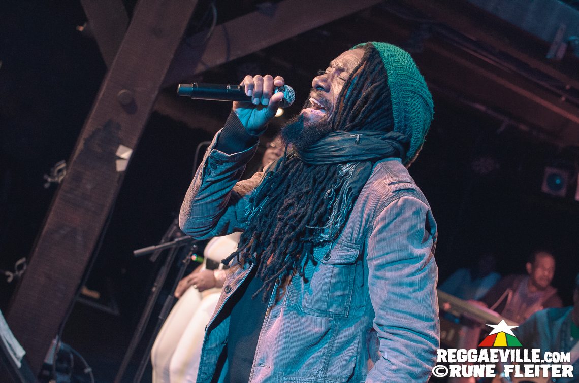 Junior Kelly, Droop Lion & Charly B