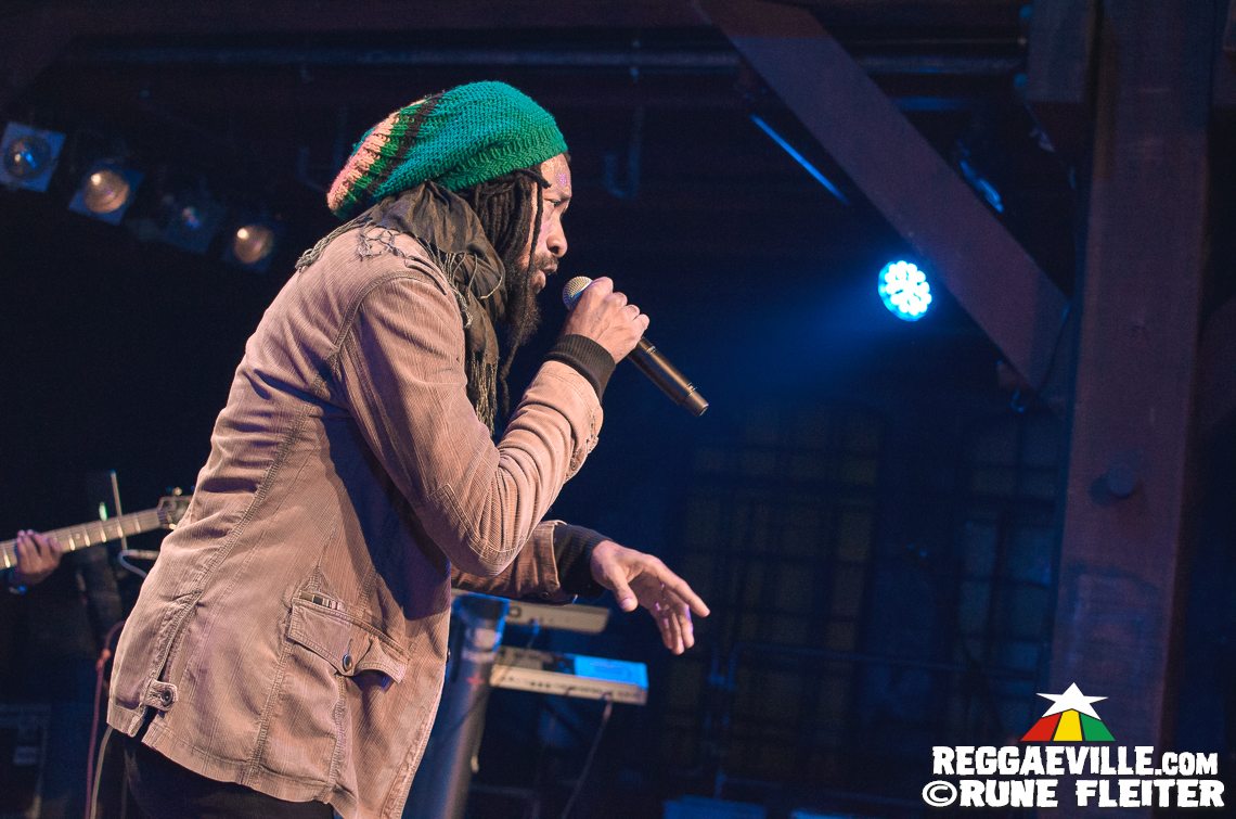 Junior Kelly, Droop Lion & Charly B