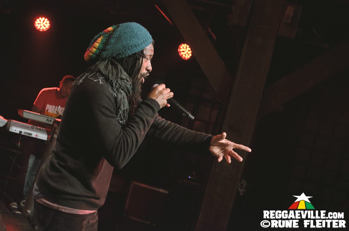 Junior Kelly, Droop Lion & Charly B