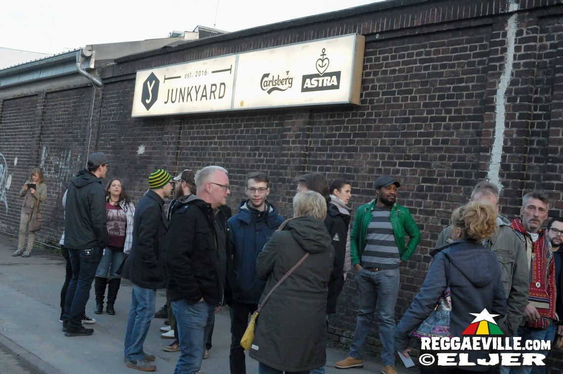 Junior Kelly, Droop Lion & Charly B