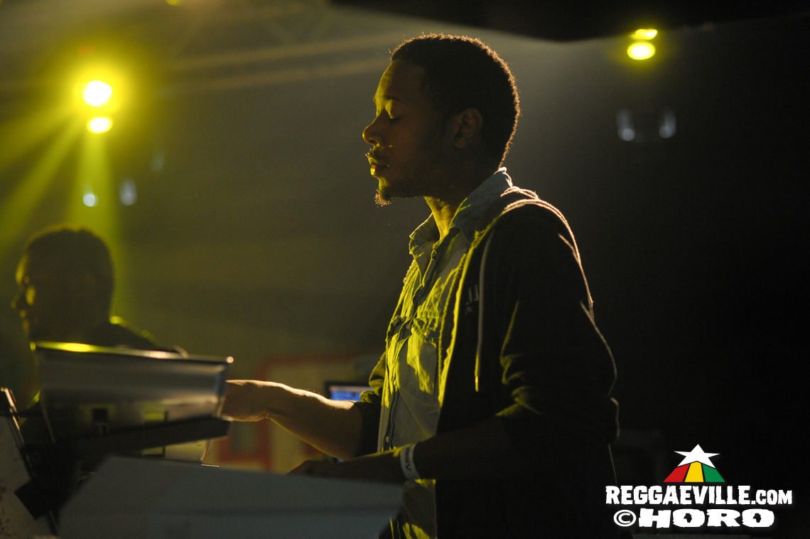 Junior Kelly, Droop Lion & Charly B