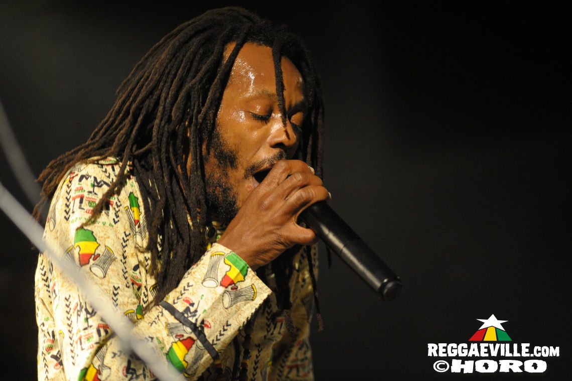 Junior Kelly, Droop Lion & Charly B