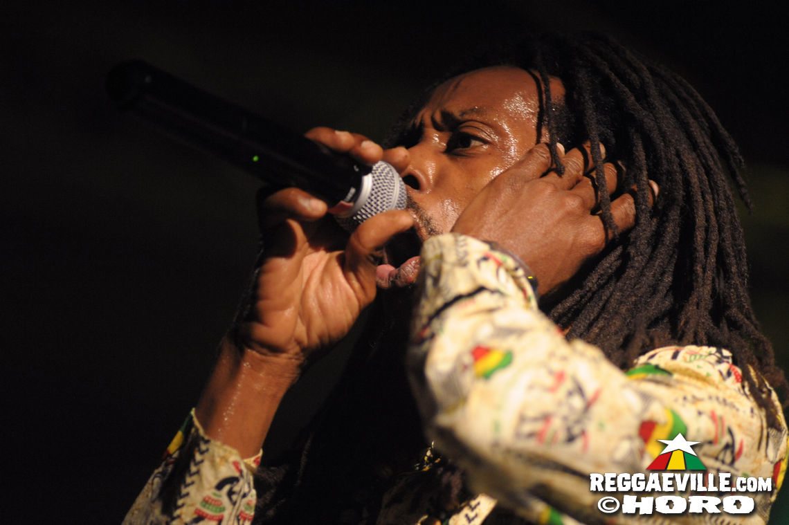 Junior Kelly, Droop Lion & Charly B