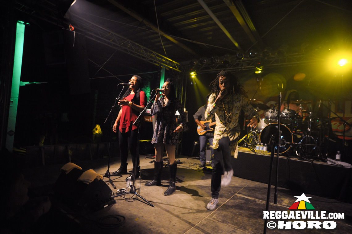 Junior Kelly, Droop Lion & Charly B