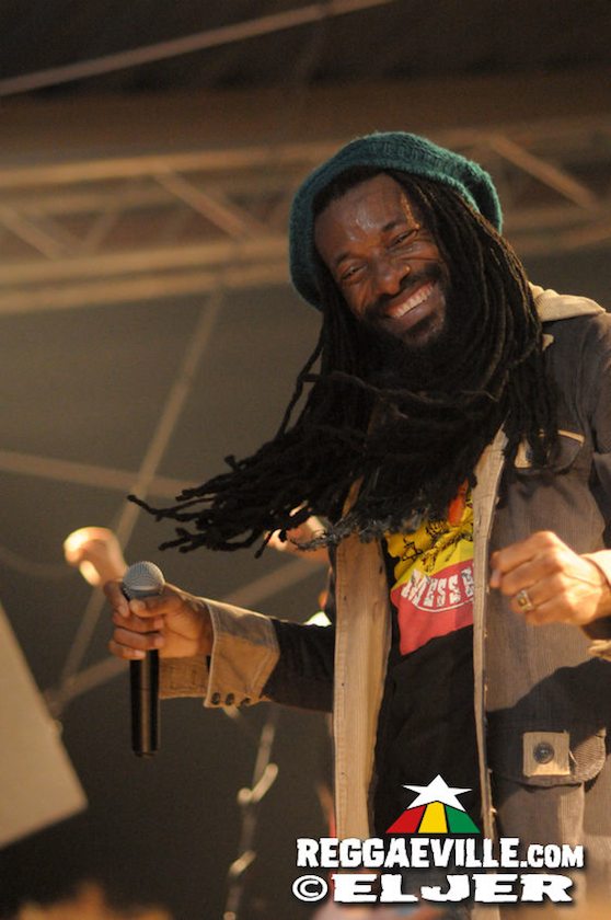 Junior Kelly, Droop Lion & Charly B