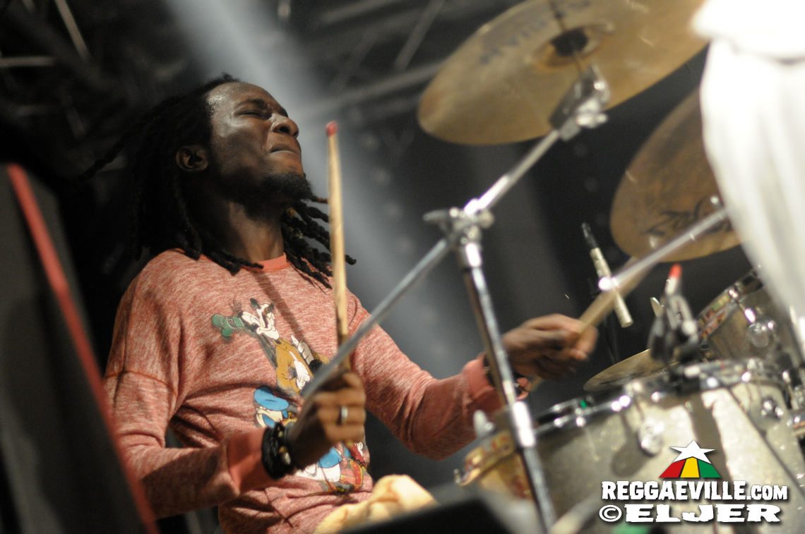 Junior Kelly, Droop Lion & Charly B