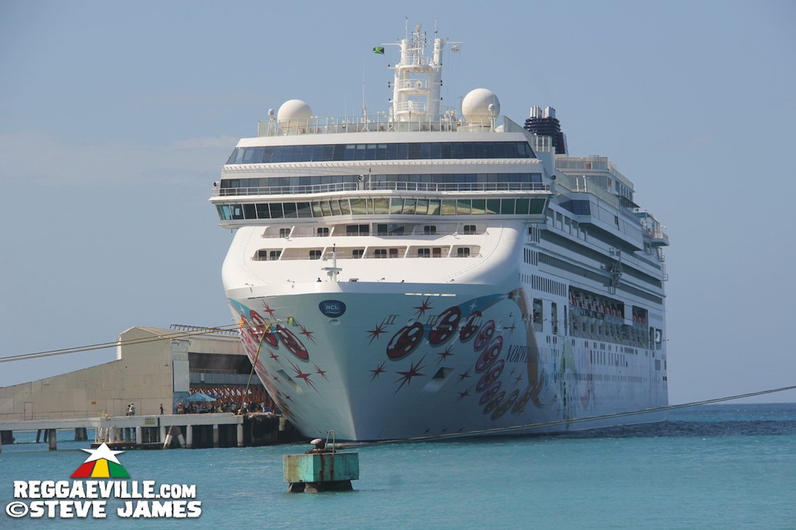 Vibes @ Love & Harmony Cruise 2017