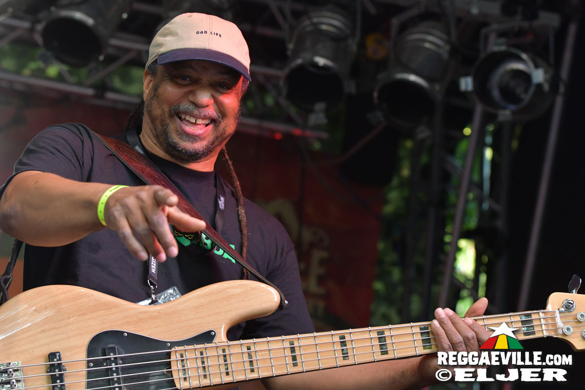 Nature Ellis & New Kingston