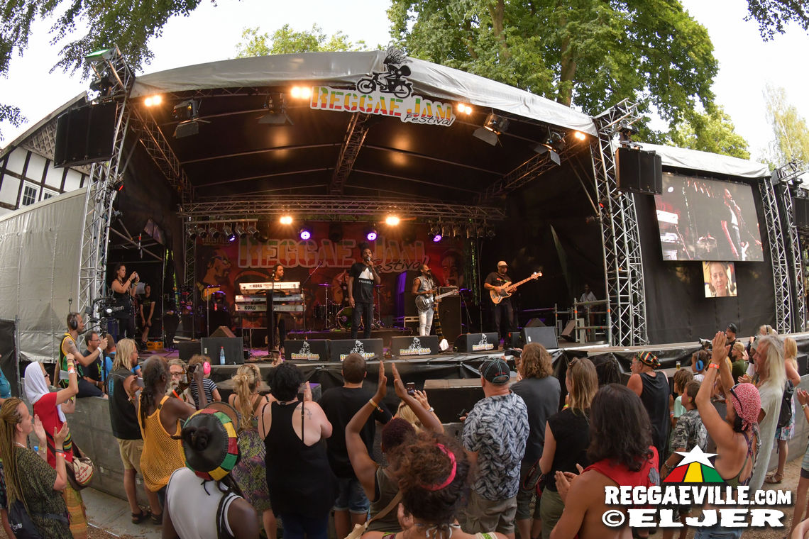 Nature Ellis & New Kingston