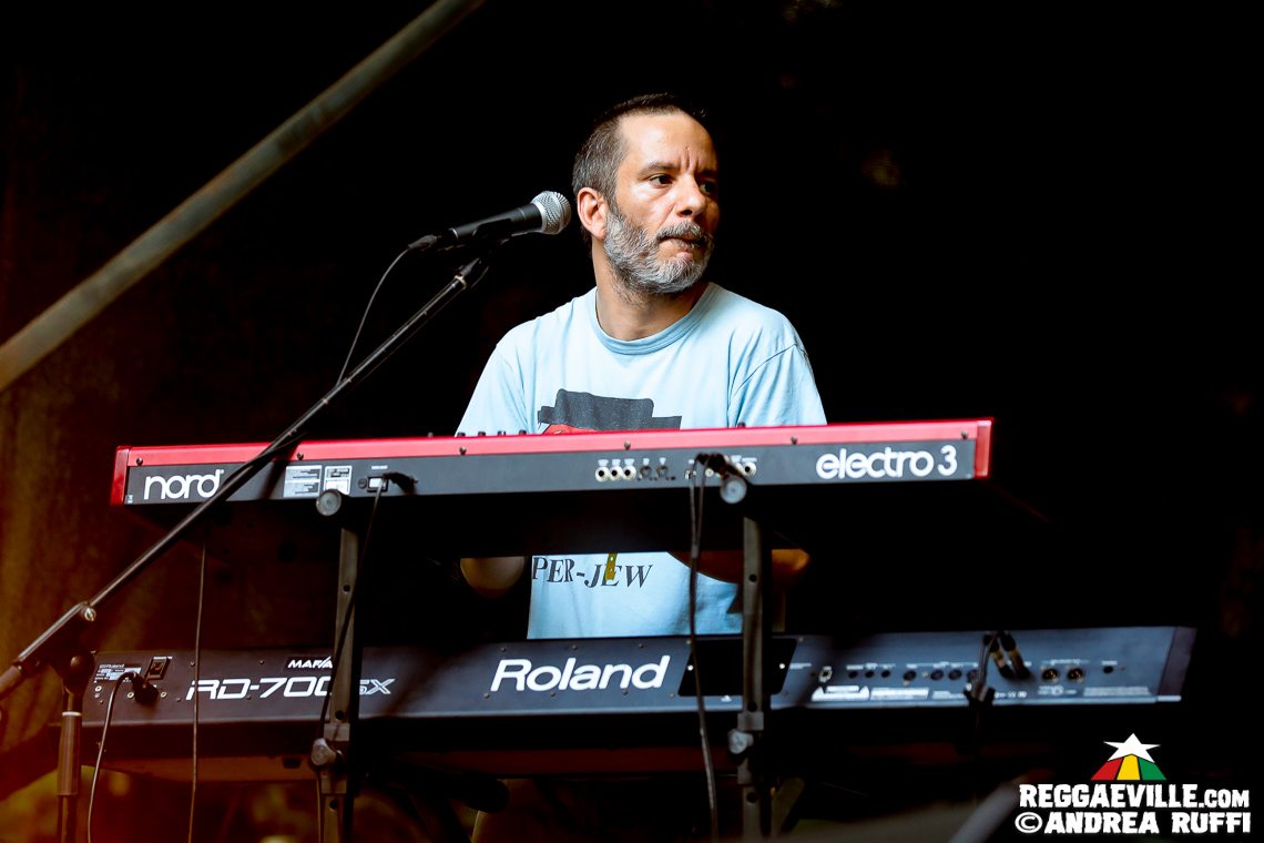 Mellow Mood, Macka B, Awa Fall & Siti Hlapci