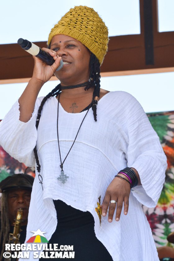 Empress Akua, Junior Toots & The Lions