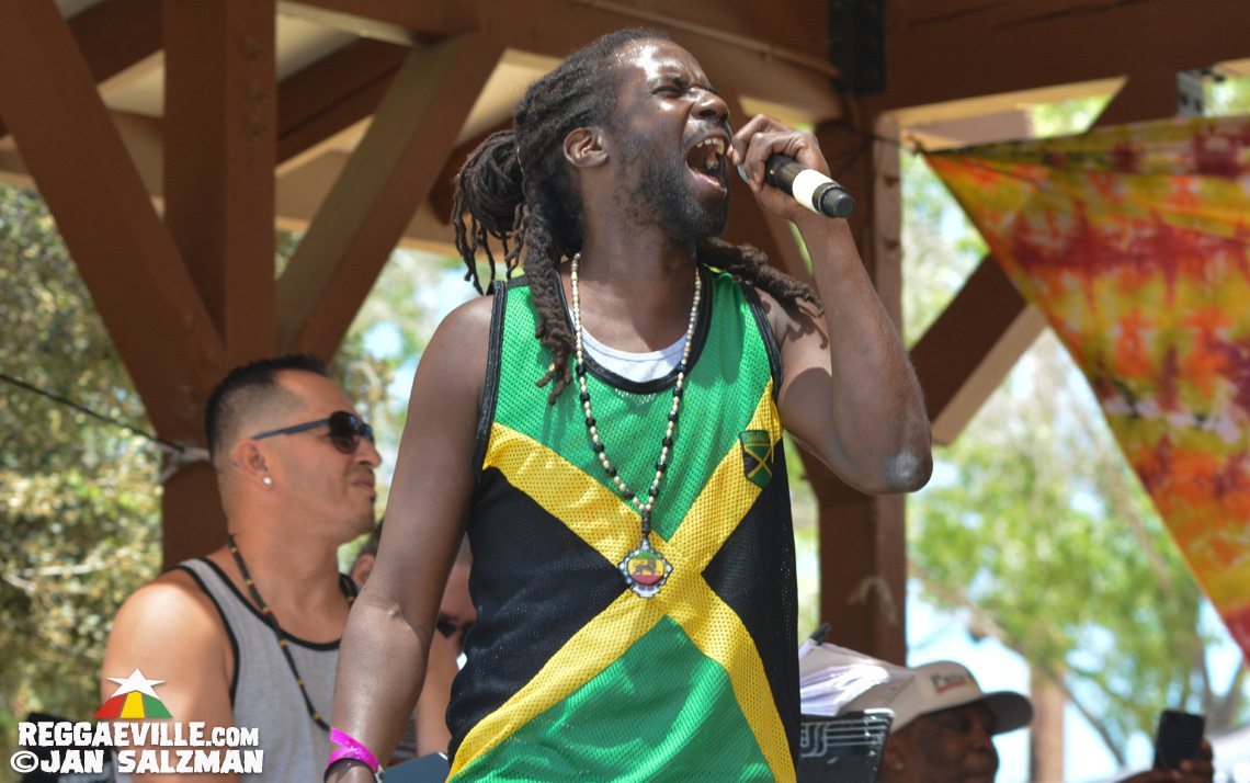 Empress Akua, Junior Toots & The Lions