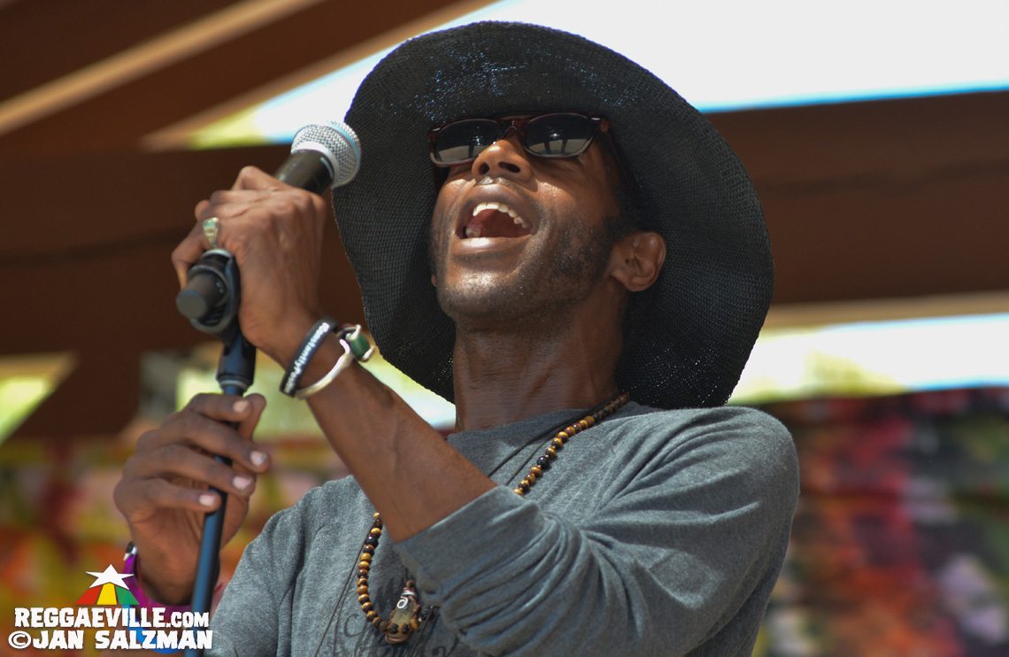 Empress Akua, Junior Toots & The Lions