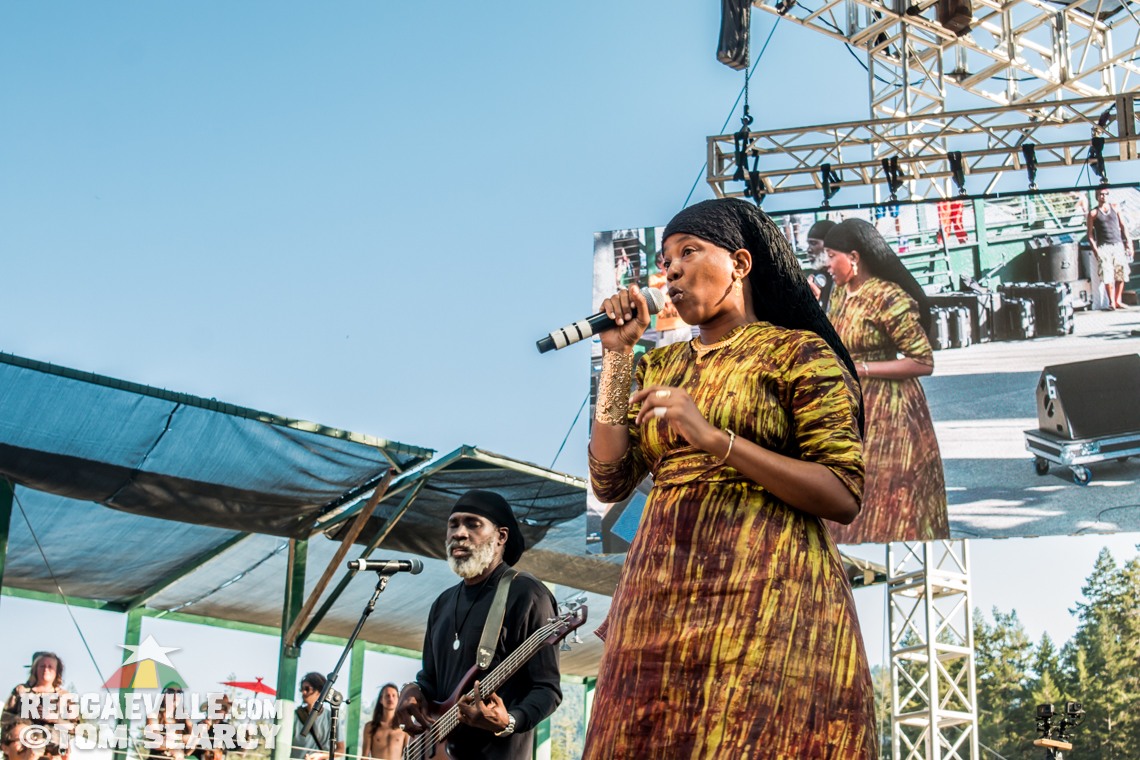 Marla Brown, Dezarie & Mystic Roots Band @ Reggae On The River 2017