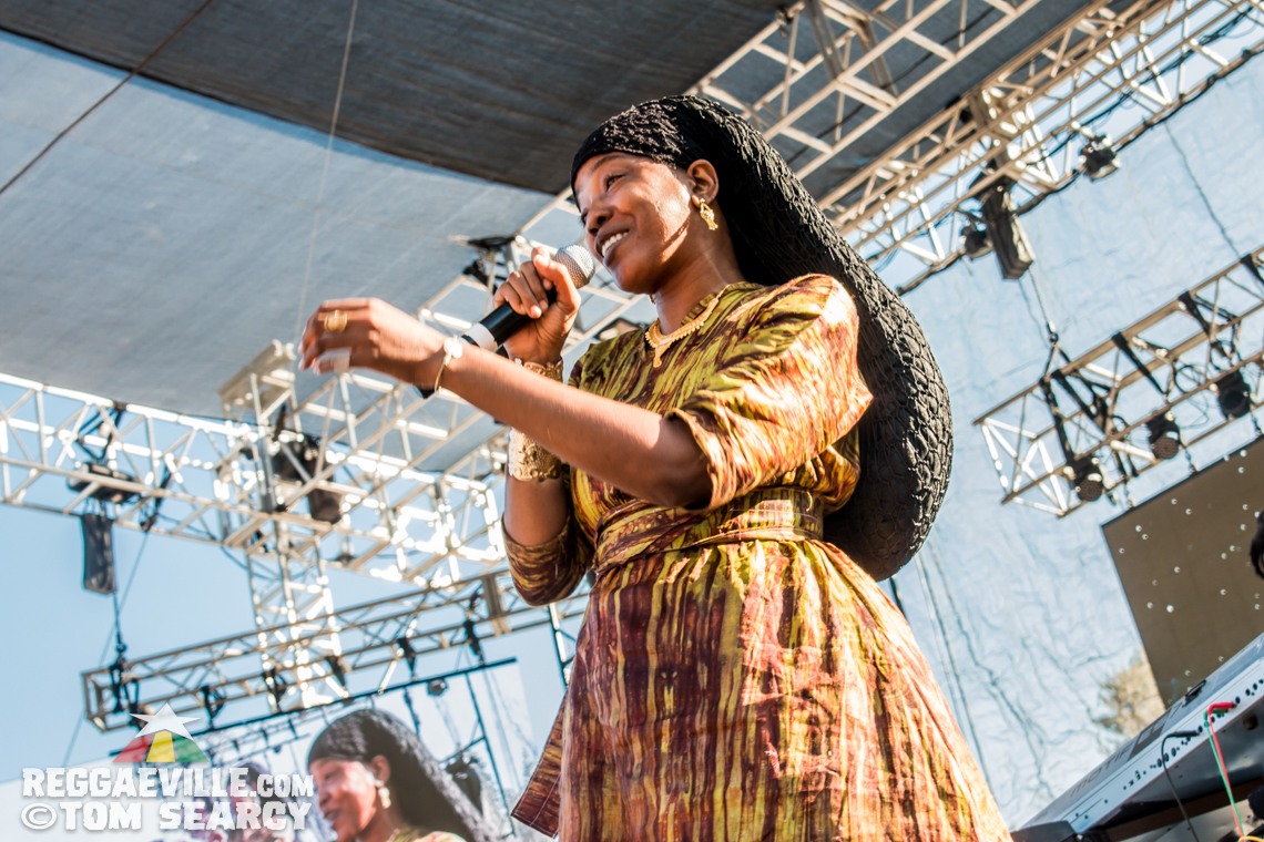 Marla Brown, Dezarie & Mystic Roots Band @ Reggae On The River 2017