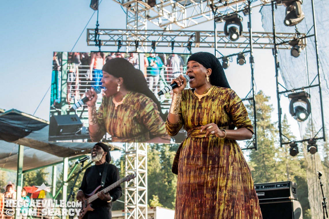 Marla Brown, Dezarie & Mystic Roots Band @ Reggae On The River 2017