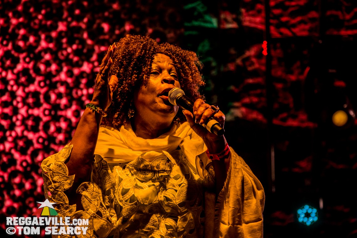 Lutan Fyah, Sly & Robbie feat. Judy Mowatt, Marcia Griffiths & Cherine Anderson @ Reggae On The River 2017
