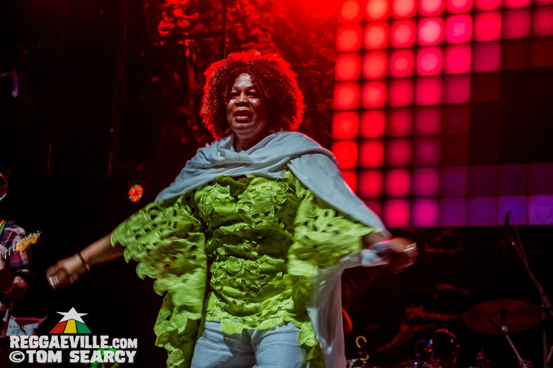 Lutan Fyah, Sly & Robbie feat. Judy Mowatt, Marcia Griffiths & Cherine Anderson @ Reggae On The River 2017