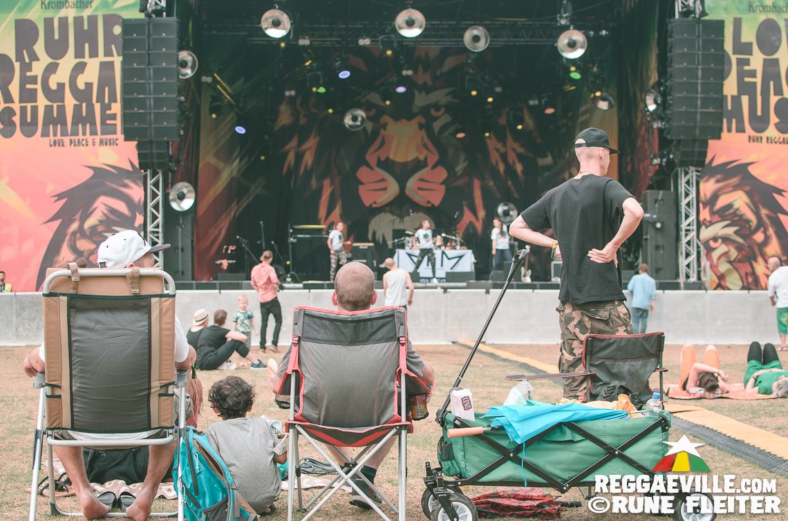 Mono & Nikitaman, Che Sudaka, Macka B & Bootown Shakedown