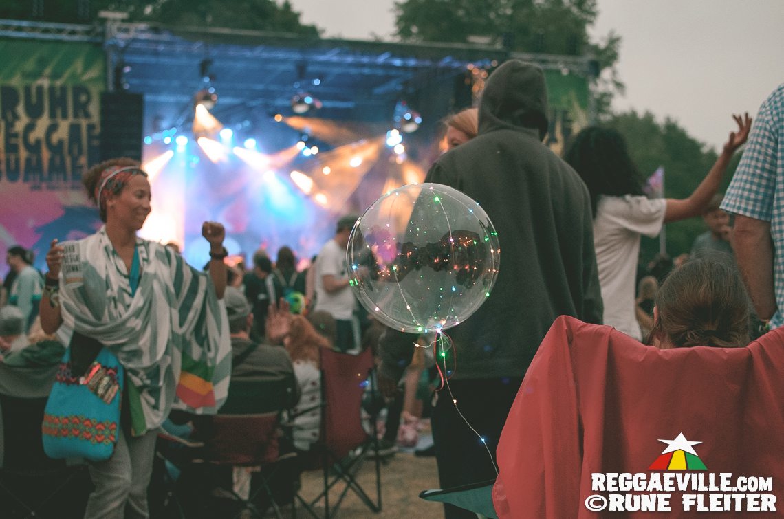 Mono & Nikitaman, Che Sudaka, Macka B & Bootown Shakedown