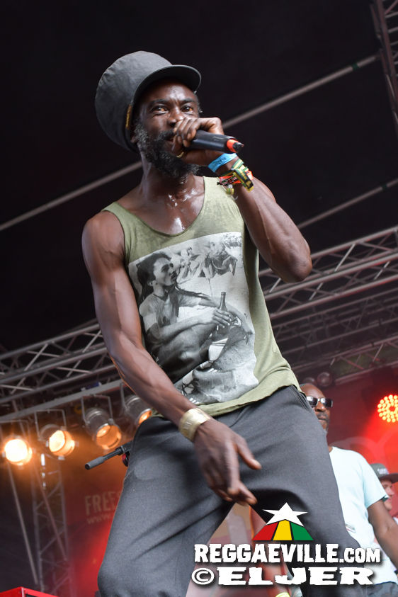 Singing U & Cat, Schwarzpaul