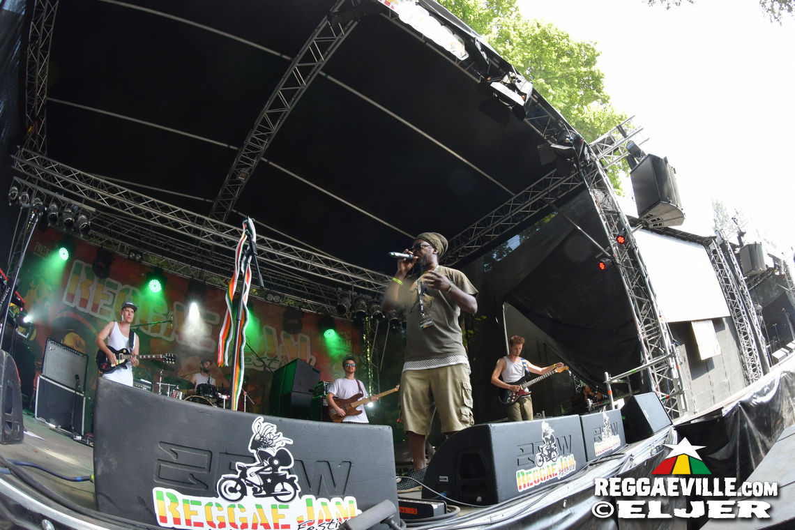 Singing U & Cat, Schwarzpaul