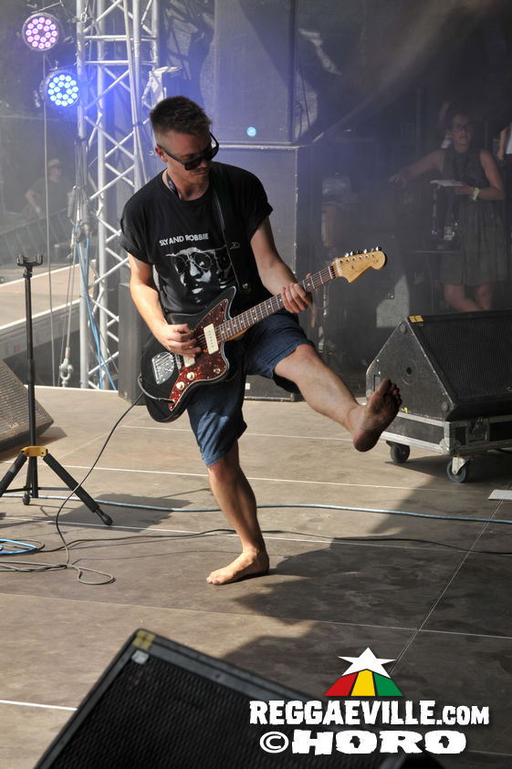 Singing U & Cat, Schwarzpaul