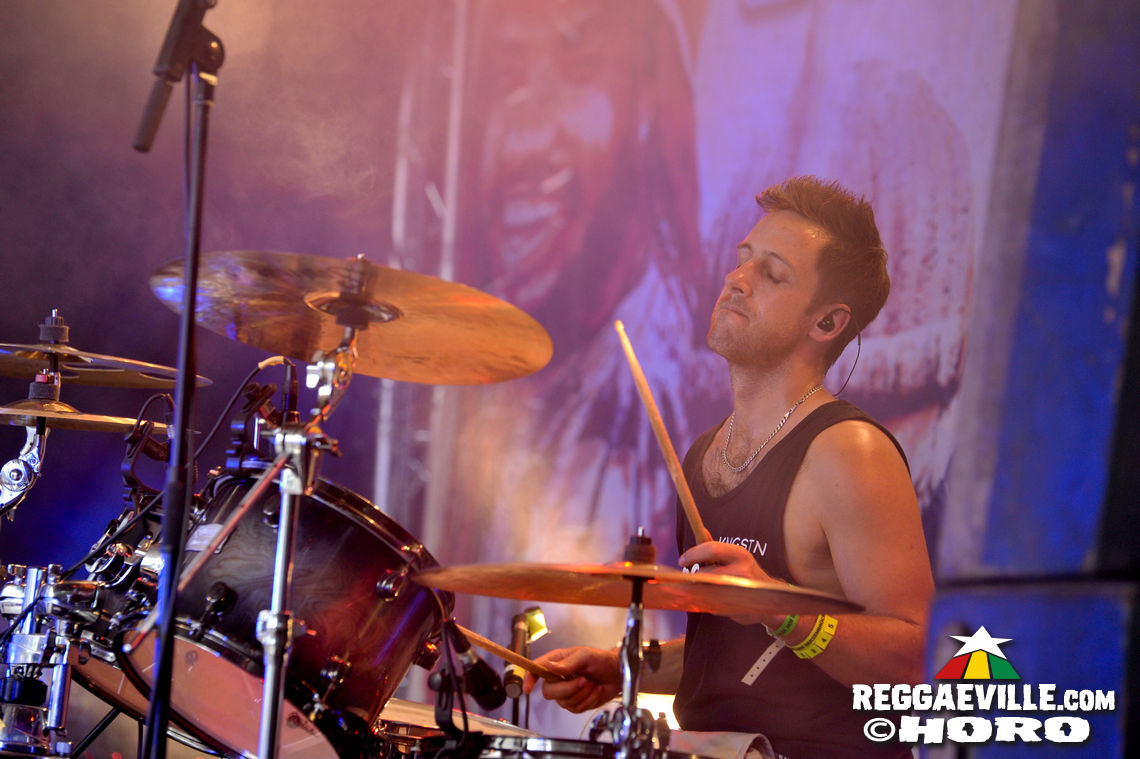 Singing U & Cat, Schwarzpaul