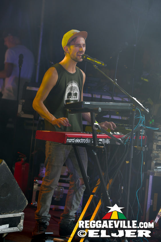 Singing U & Cat, Schwarzpaul