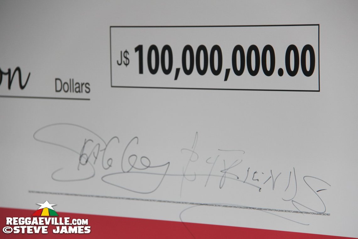 Shaggy Presents J$100 Million Cheque To Bustamante Hospital For Children