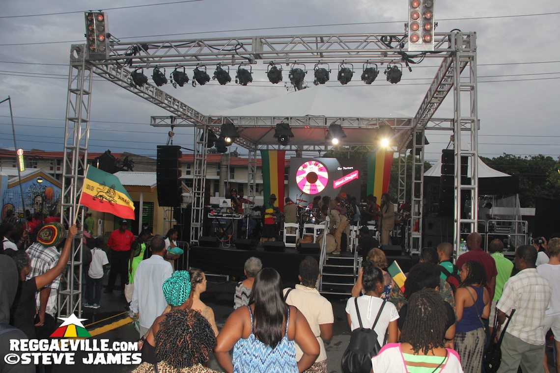 Vibes @ Smile Jamaica Concert 2016