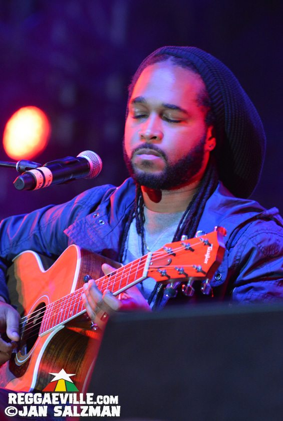 Stephen Marley with Damian & Julian Marley - Acoustic Show