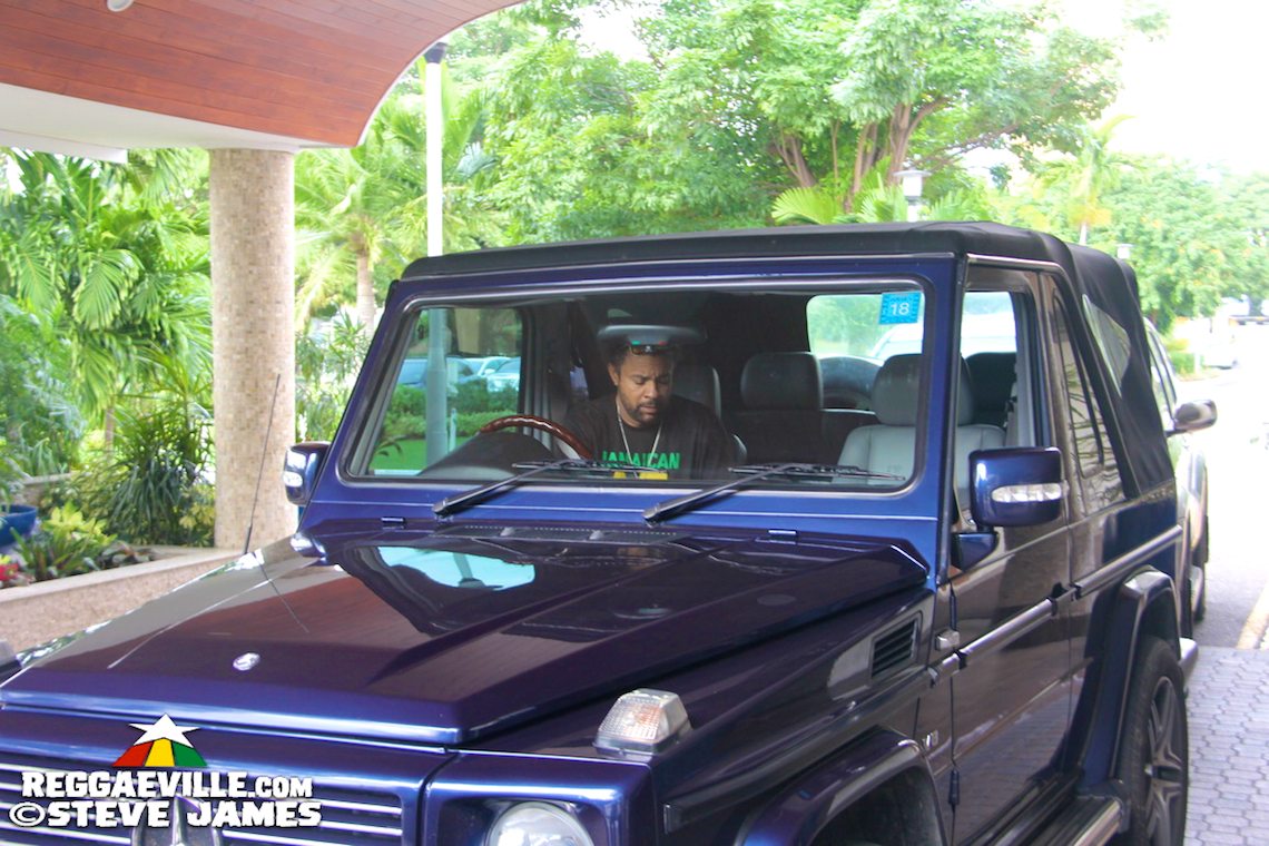 Shaggy Welcomes Sting in Jamaica @ Ian Fleming International Airport