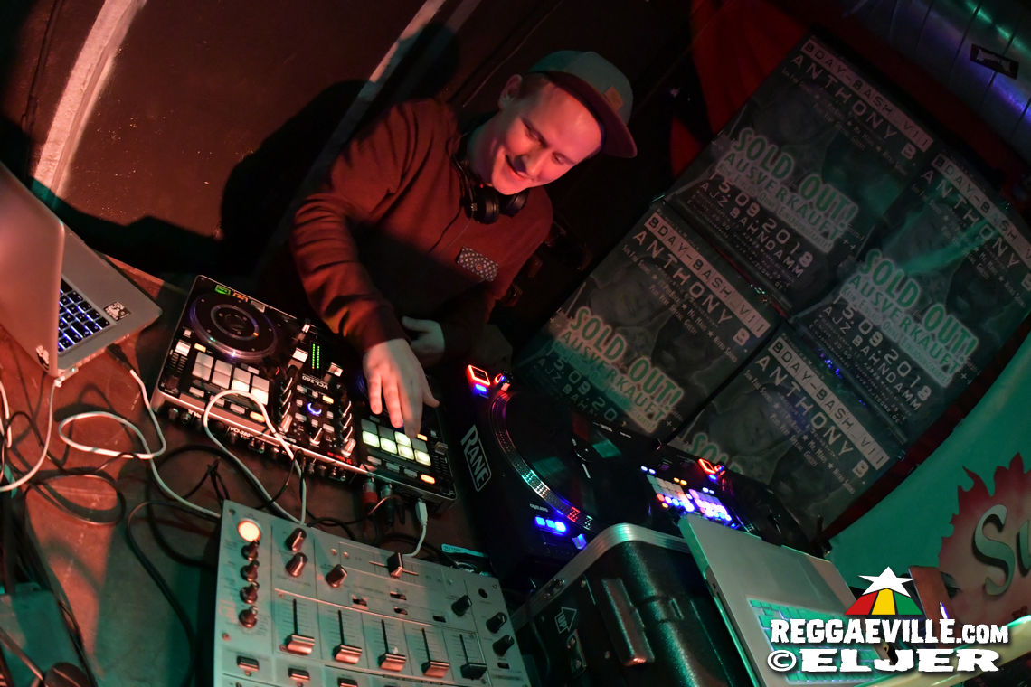 Denham Smith, Treesha, Vanessa Veldhuis & Sevad