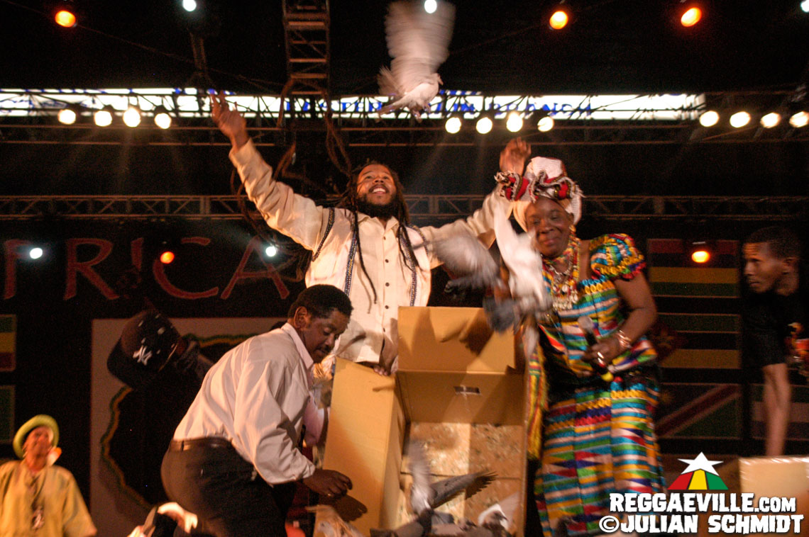 Ziggy Marley, Rita Marley & Cedella Marley Booker