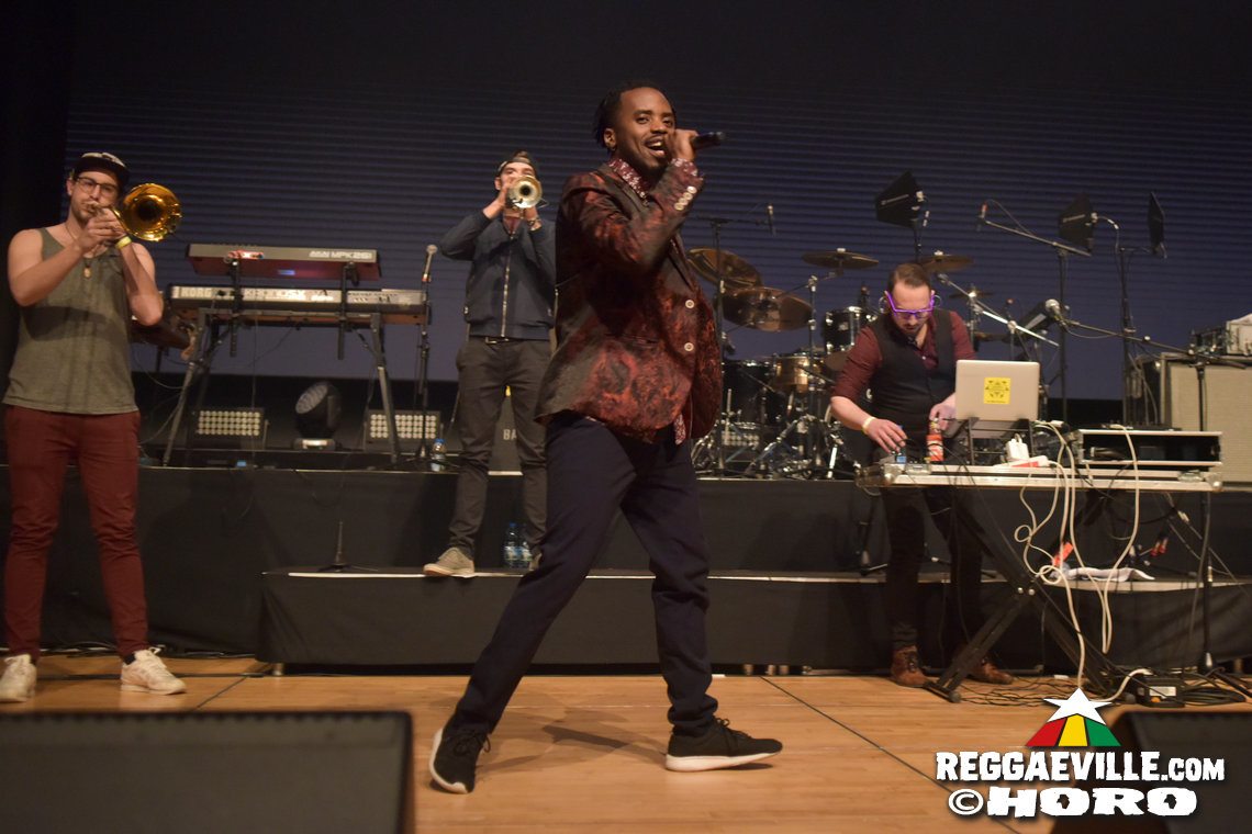 Gentleman & The Evolution with Banda Senderos