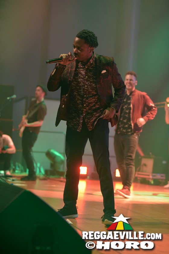 Gentleman & The Evolution with Banda Senderos