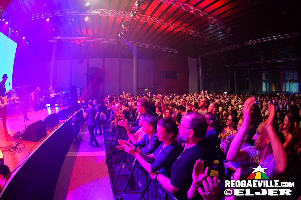 Gentleman & The Evolution with Banda Senderos