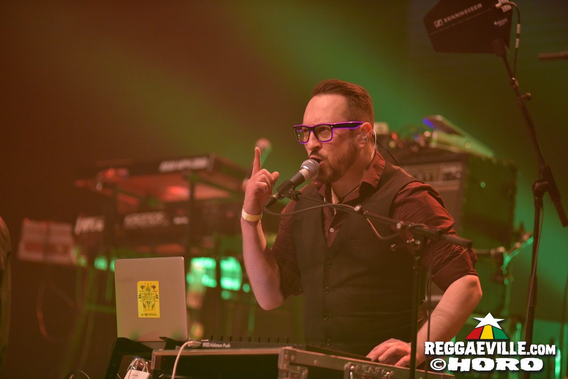 Gentleman & The Evolution with Banda Senderos