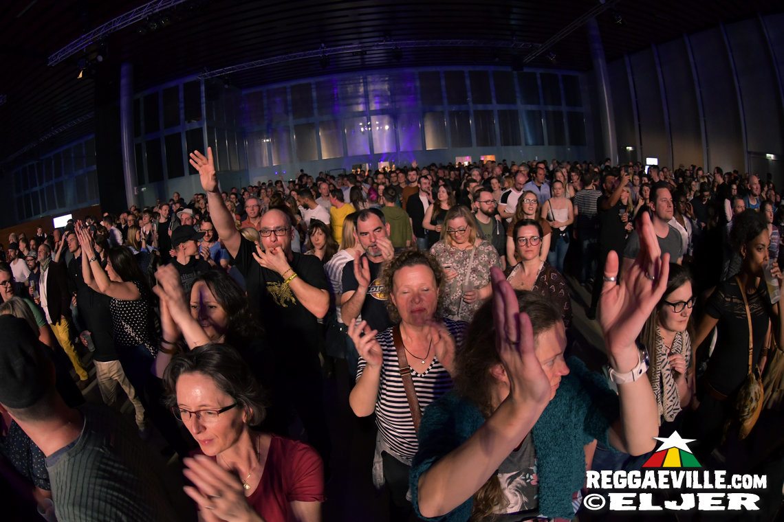 Gentleman & The Evolution with Banda Senderos