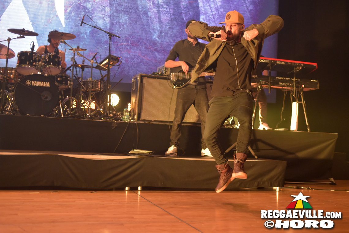 Gentleman & The Evolution with Banda Senderos