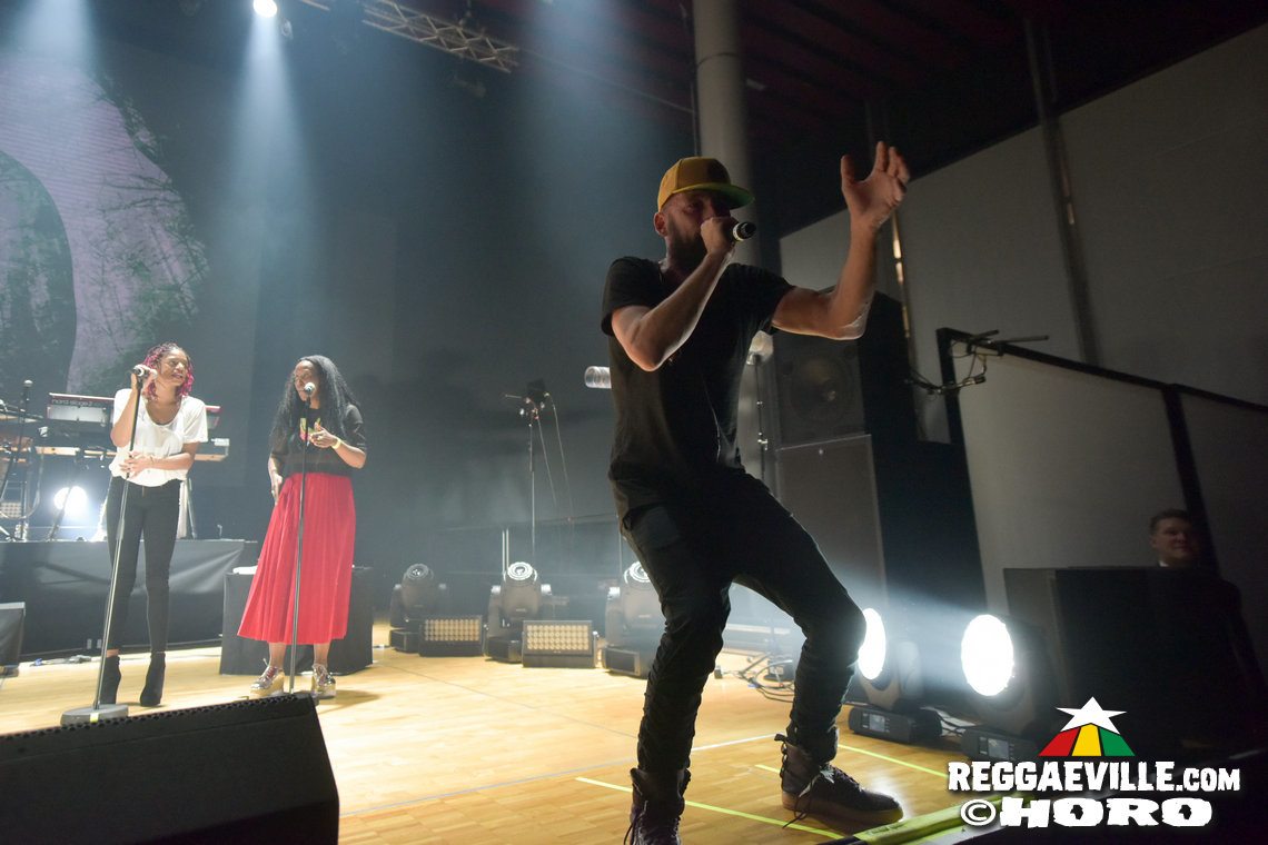 Gentleman & The Evolution with Banda Senderos