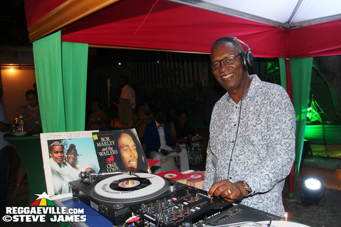 Naomi Cowan, Koffee and more...