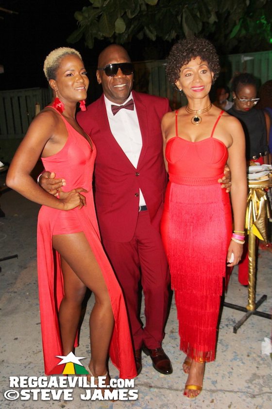 Naomi Cowan, Koffee and more...