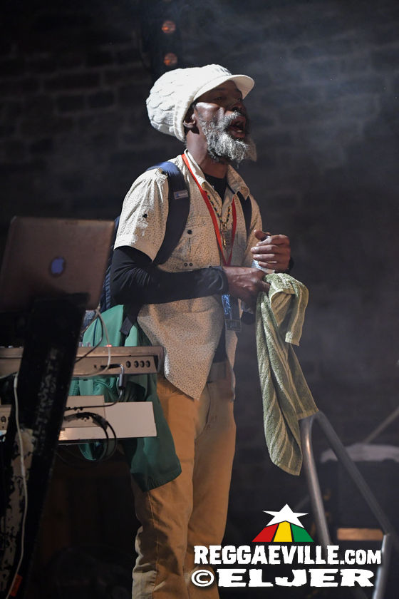 Junior Kelly & Jahbar I