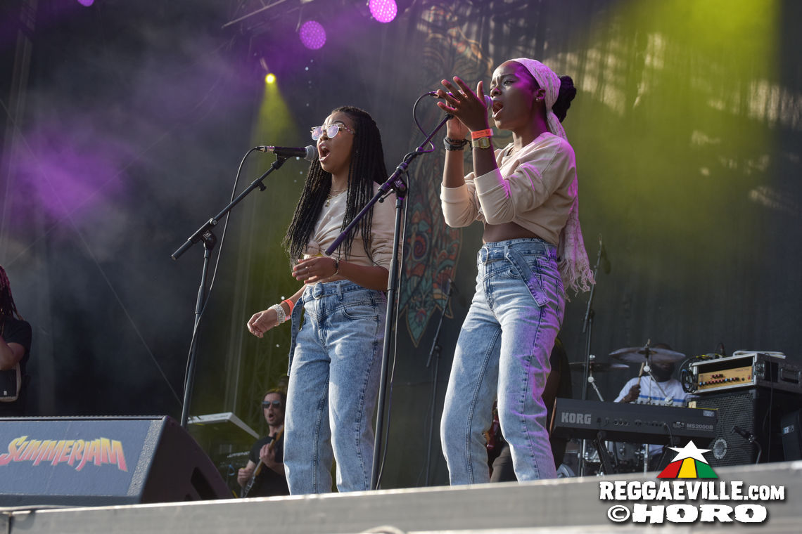 Koffee & Banda Senderos